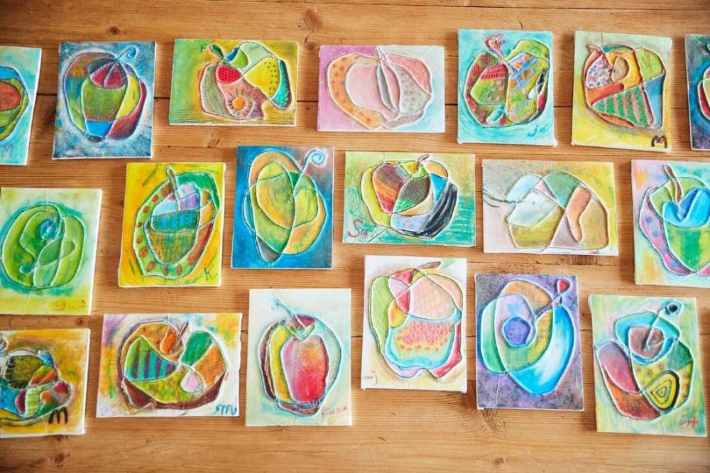 【3/20(金祝)14:00・神戸】親子でアート体験！オイルパステルで描く『イトリンゴ』